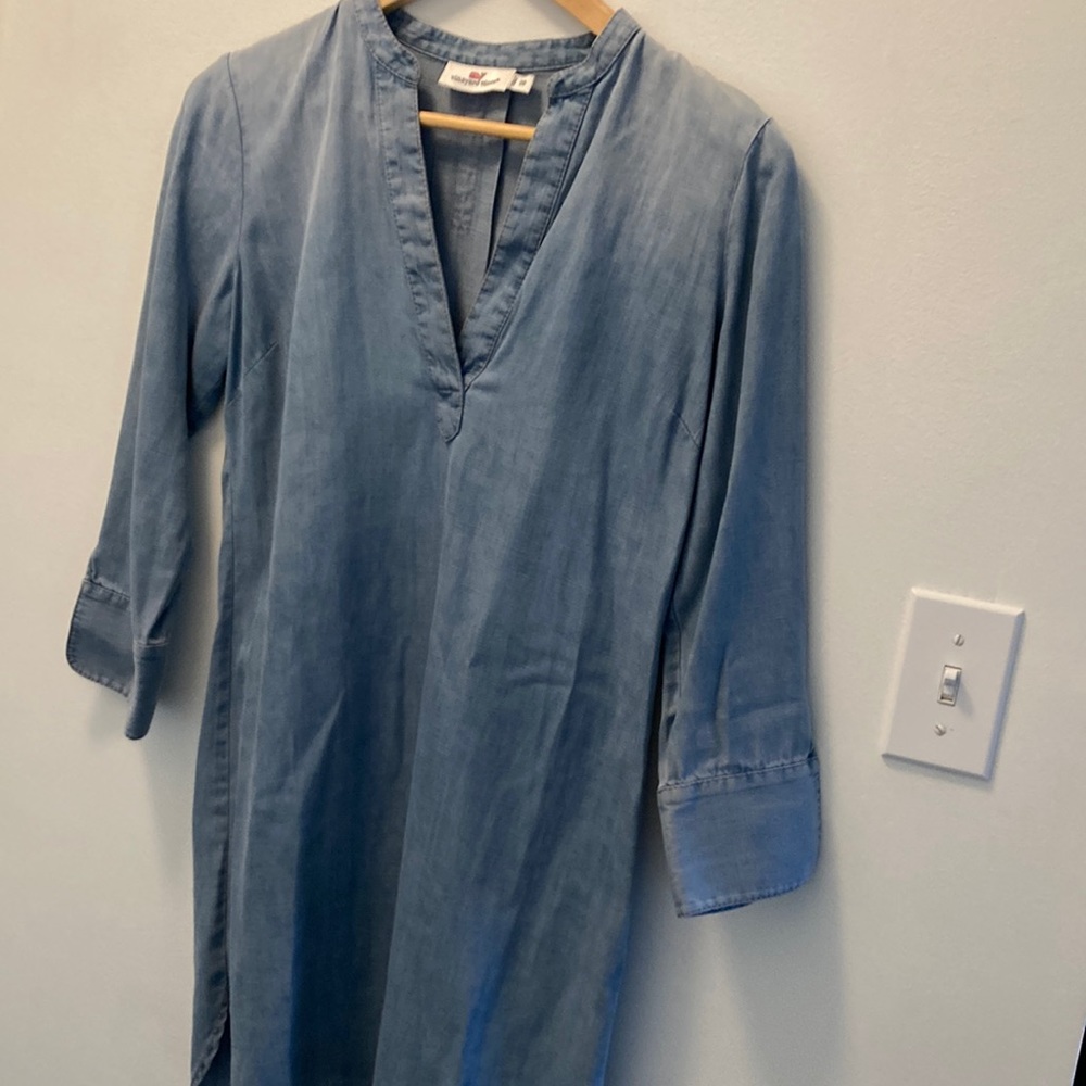 Vineyard Vines denim shirt dress. Size 00.